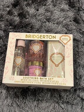 Bridgerton Queen's Edition Soothing Bath Set 4-Piece Gift Box